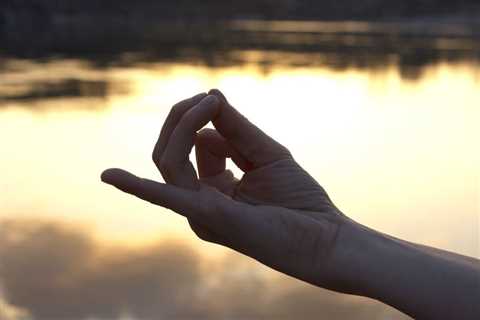 Hridaya Mudra – Australian School of Meditation and Yoga