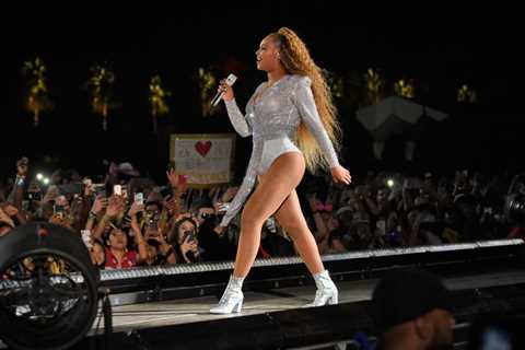 Beyoncé's Coachella Diet Had No Carbs, Sugar, Dairy, Meat, Fish, or Alcohol