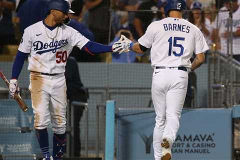 Dodgers blow out Brewers to take series