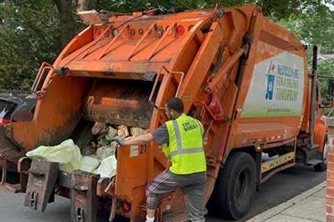 Orange UHE Rear Loader Garbage Truck Packing Organic Food Waste