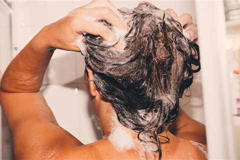 Is Using Dish Soap as Shampoo Really a Good Idea? Here's What the Experts Say