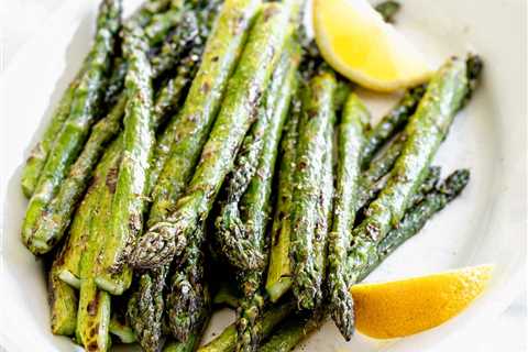 Simple Grilled Asparagus with Lemon